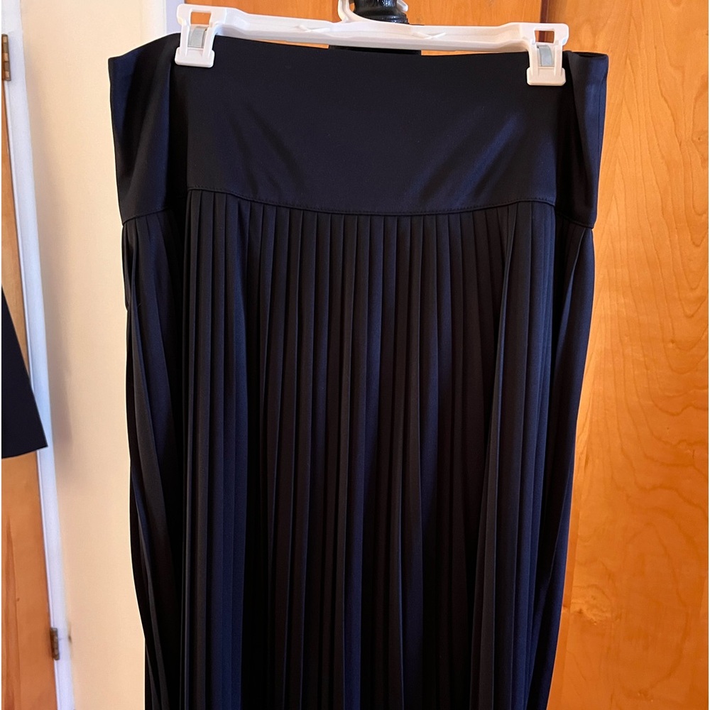 Pleated skirt long Navy blue size 12 women NWOT